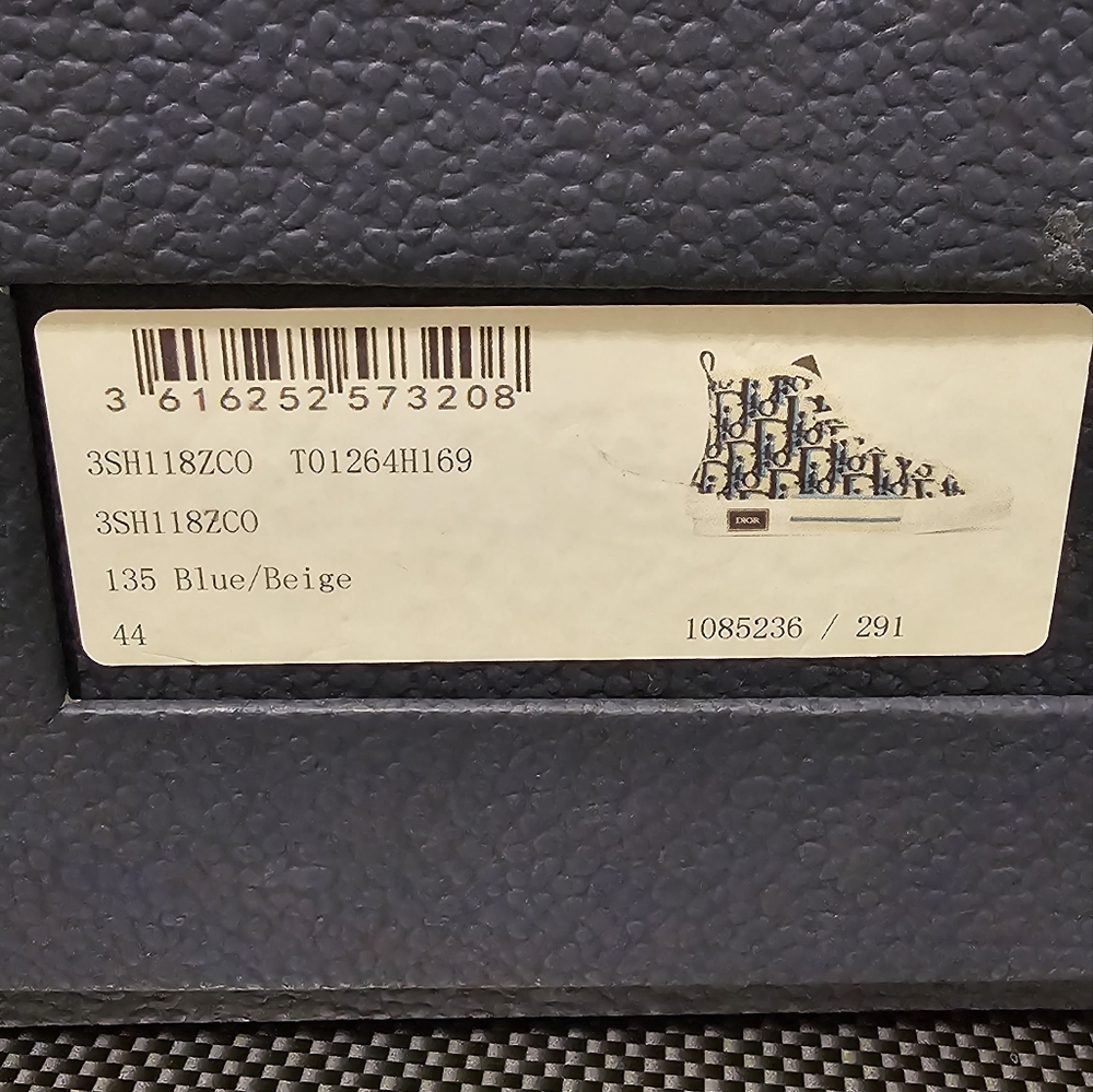 DIOR B23 HIGH-TOP SNEAKER. Beige, Black and Navy Blue Dior Oblique Tapestry - Picture 13 of 16